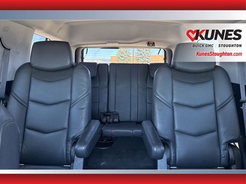 Used 2017 Cadillac Escalade Luxury image 39