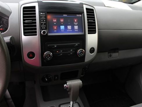 Used 2019 Nissan Frontier SV AWD/4WD image 13