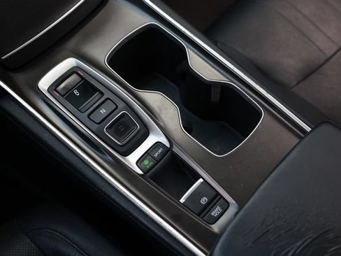 Used 2018 Honda Accord Touring image 43