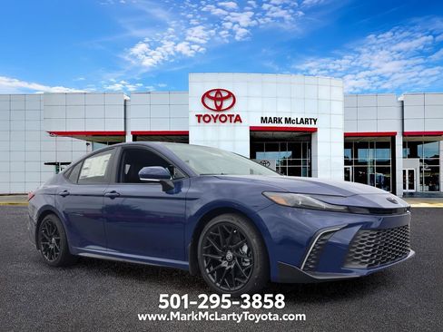 New 2026 Toyota Camry SE FWD image 4