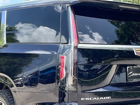 Used 2024 Cadillac Escalade ESV Premium Luxury Platinum AWD/4WD image 33