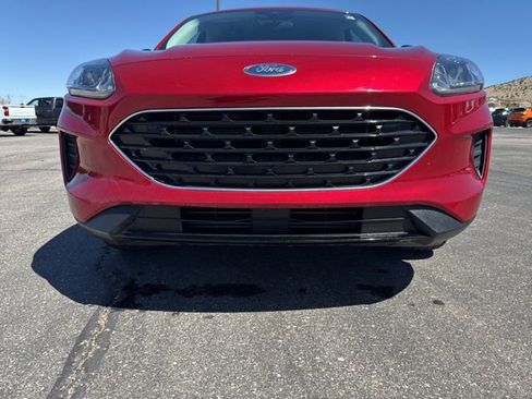 Used 2022 Ford Escape SE w/ SE Sport Appearance Package AWD/4WD image 11