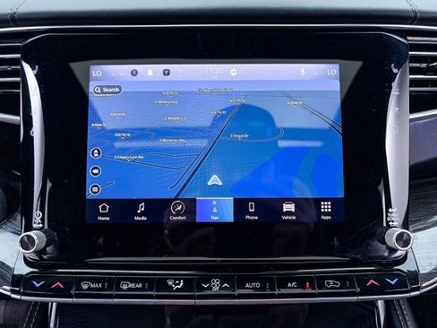 Used 2022 Jeep Wagoneer Series III w/ Premium Group I image 8