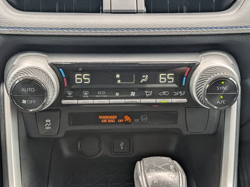 Used 2022 Toyota RAV4 SE AWD/4WD image 30