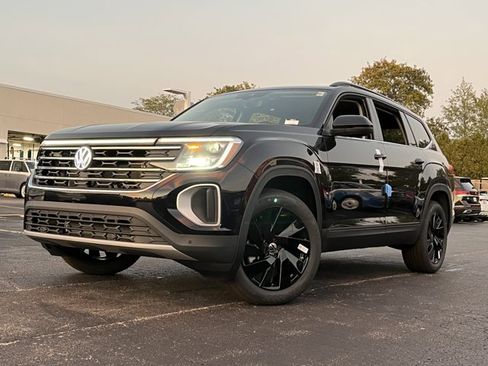 New 2026 Volkswagen Atlas SE image 34