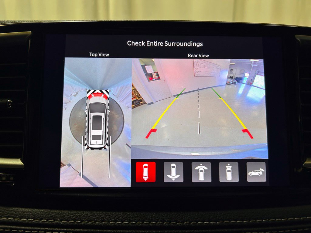 Used 2023 Chrysler Pacifica Touring-L w/ Uconnect Theater Family Group FWD image 19