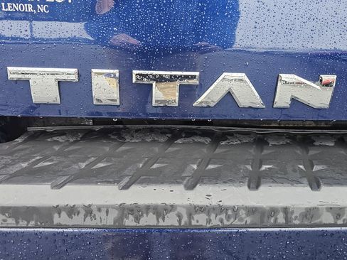 Used 2019 Nissan Titan PRO-4X image 25