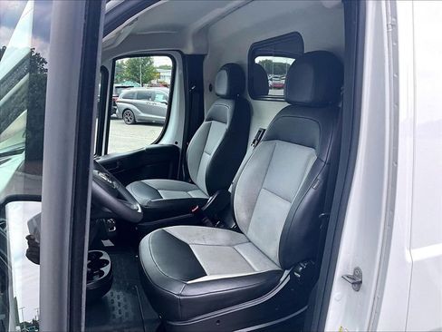 Used 2025 RAM ProMaster 2500 w/ Convenience Group FWD image 10