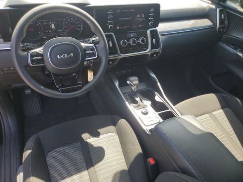 Used 2023 Kia Sorento LX FWD image 13
