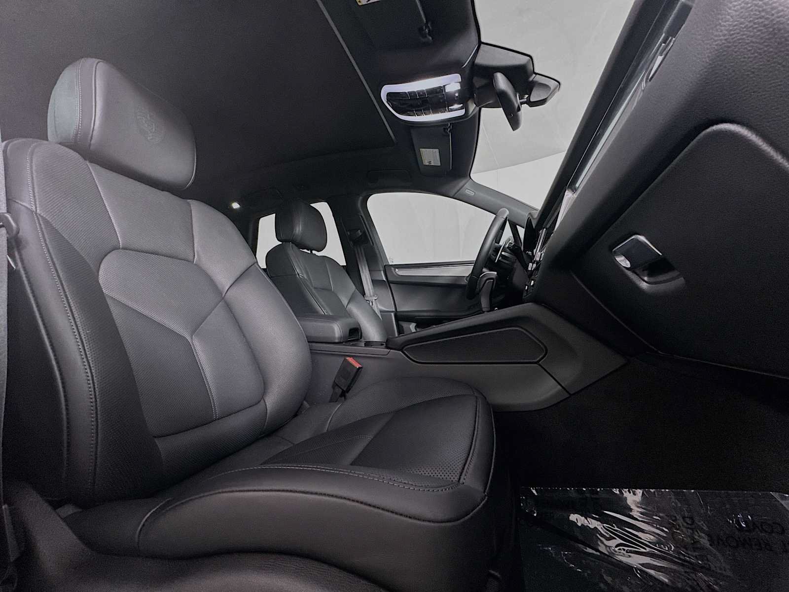 Certified 2026 Porsche Macan AWD/4WD image 29