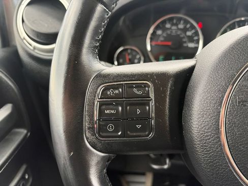 Used 2017 Jeep Wrangler Unlimited Sahara w/ Connectivity Group AWD/4WD image 27