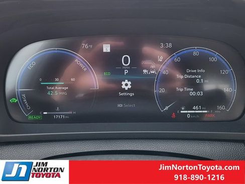 Used 2024 Toyota Crown Limited image 18