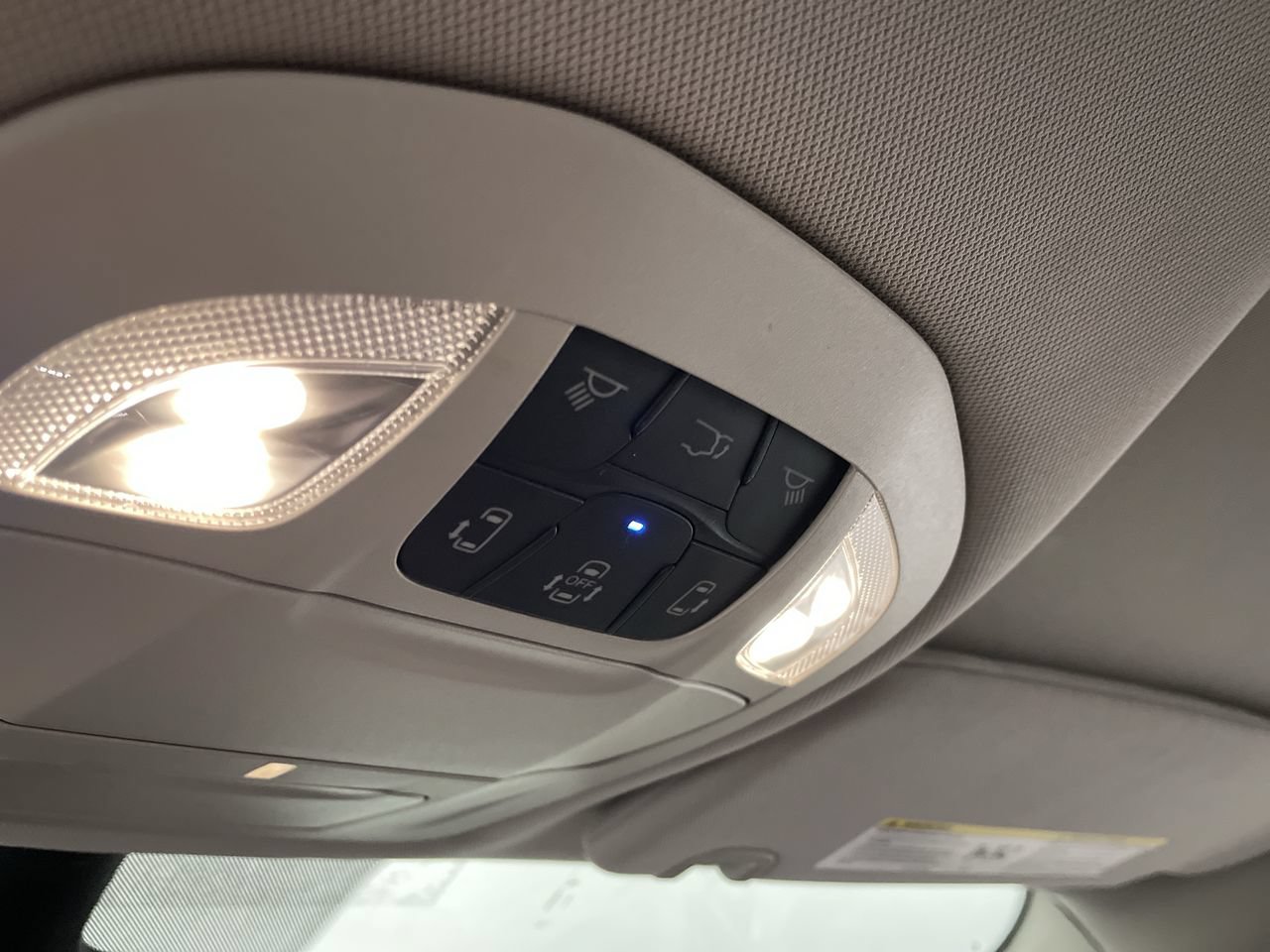 Used 2023 Chrysler Pacifica Touring-L FWD image 26