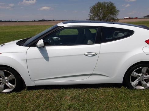 Used 2013 Hyundai Veloster w/ Tech Pkg FWD image 34