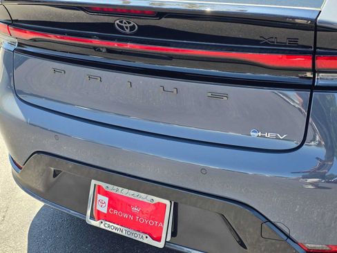 Certified 2026 Toyota Prius XLE FWD image 13