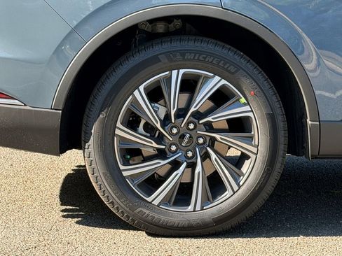 New 2026 Lincoln Aviator AWD image 4