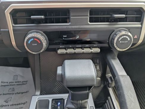 Used 2025 Toyota Tacoma SR5 AWD/4WD image 15