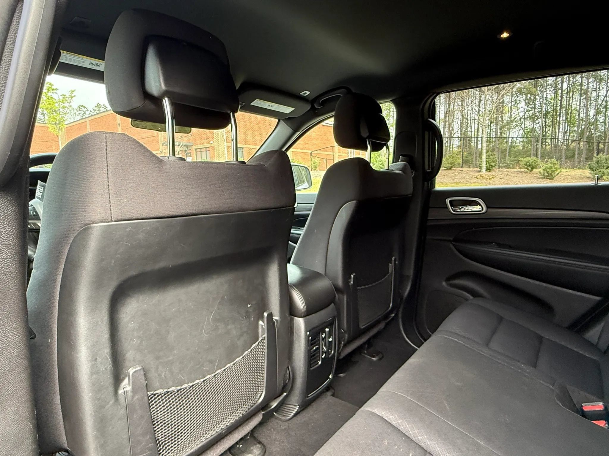 Used 2019 Jeep Grand Cherokee Laredo AWD/4WD image 16