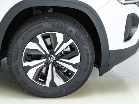 New 2026 Volkswagen Atlas Cross Sport SE image 51