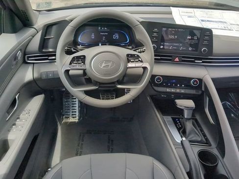 New 2025 Hyundai Elantra Sport image 15