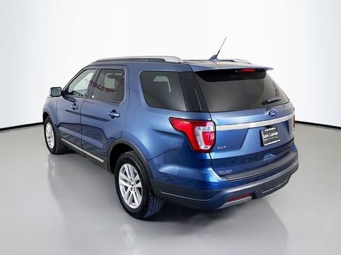 Used 2019 Ford Explorer XLT w/ Equipment Group 202A image 5