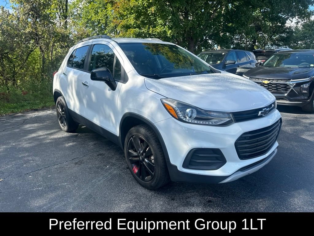 Used 2018 Chevrolet Trax LT w/ Redline Edition AWD/4WD image 3