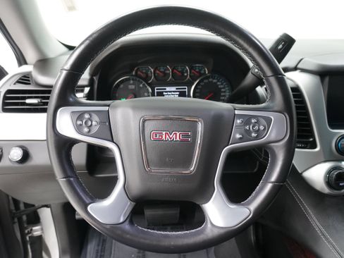 Used 2019 GMC Yukon XL SLE w/ SLE Value Package RWD image 18