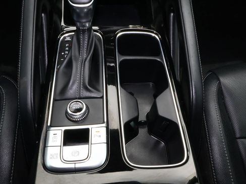 Used 2024 Kia Telluride EX w/ EX Captain's Chair Package FWD image 24