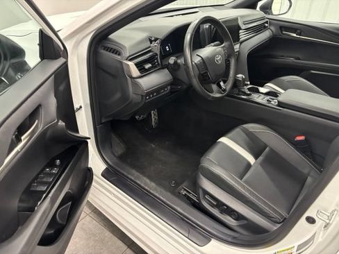 Used 2025 Toyota Camry SE FWD image 10