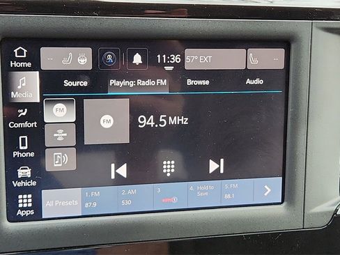 Used 2022 Chrysler Voyager LX image 20