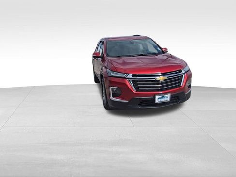 Used 2023 Chevrolet Traverse LT AWD/4WD image 2
