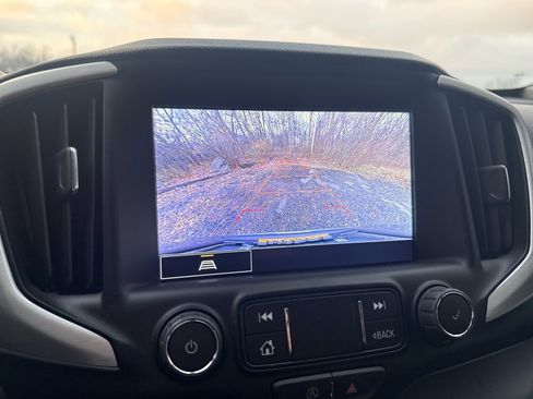 Used 2024 GMC Terrain SLT image 28