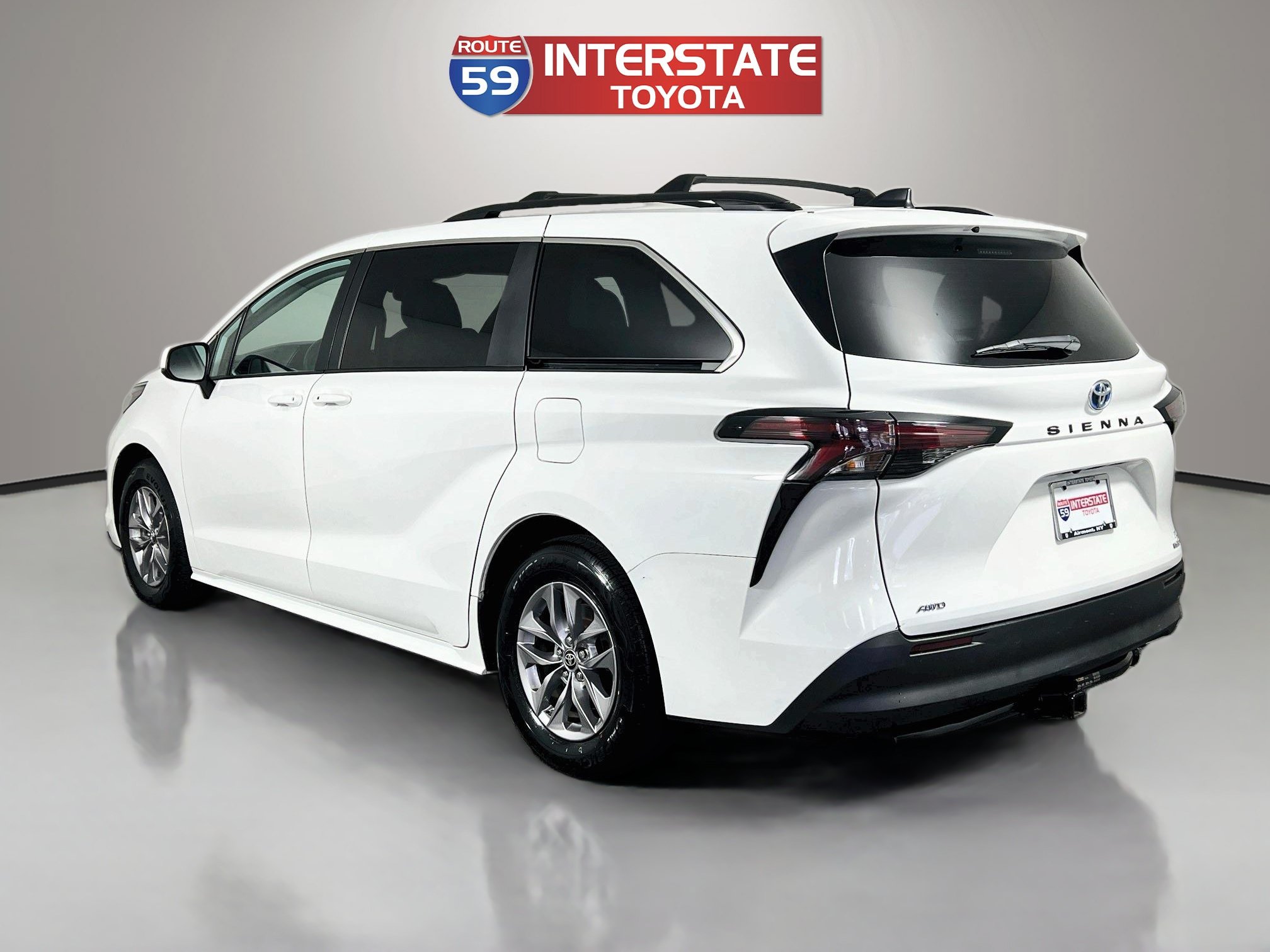 Certified 2024 Toyota Sienna LE w/ LE Plus Package AWD/4WD image 5