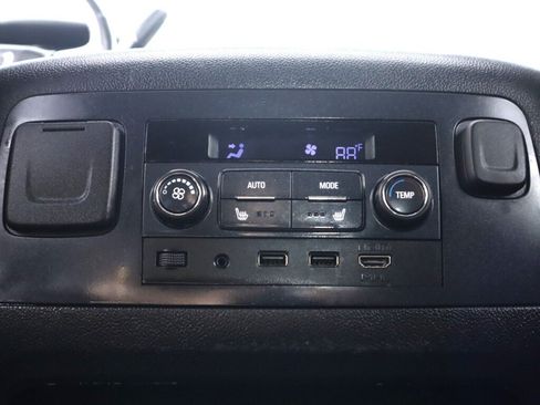 Used 2018 GMC Yukon Denali w/ Denali Ultimate Package AWD/4WD image 35