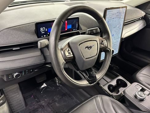 Used 2022 Ford Mustang Mach-E Premium image 7