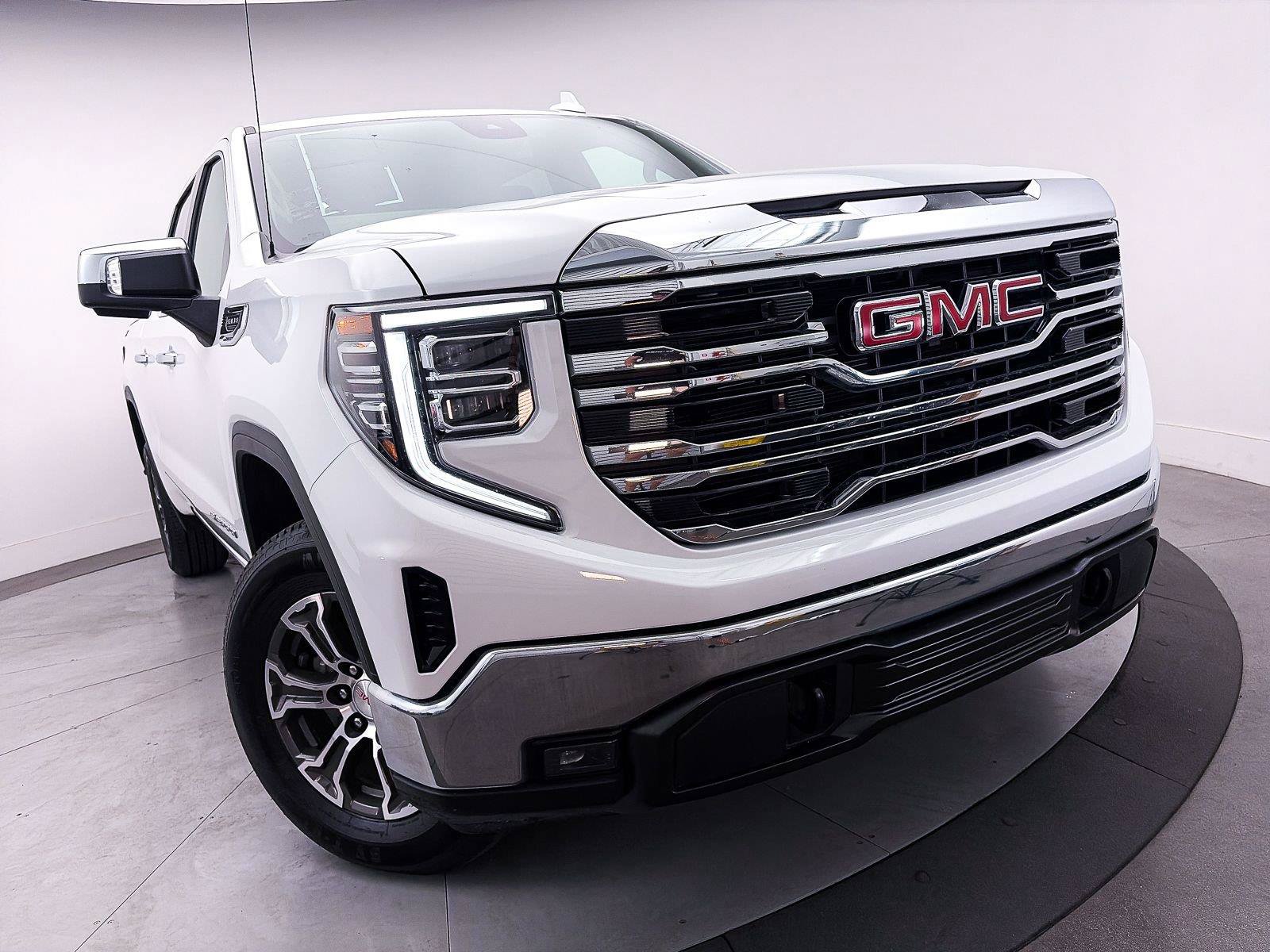 Used 2024 GMC Sierra 1500 SLT AWD/4WD image 2