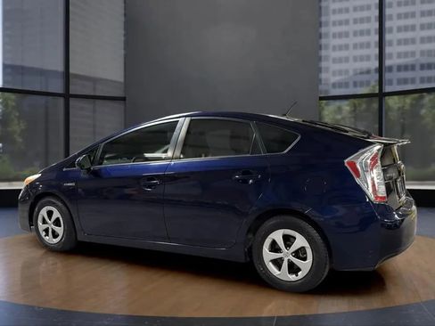 Used 2015 Toyota Prius Two image 6
