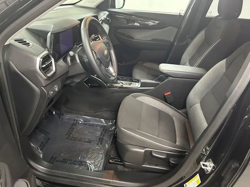 Used 2026 Chevrolet TrailBlazer LT w/ LT Cold Weather Package AWD/4WD image 12