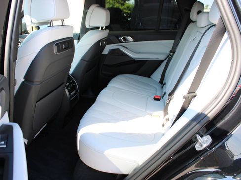 Used 2026 BMW X5 xDrive40i AWD/4WD image 43