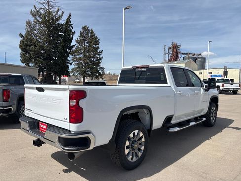 Used 2026 Chevrolet Silverado 3500 LT AWD/4WD image 7