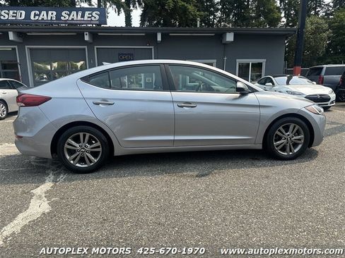 Used 2017 Hyundai Elantra SE FWD image 7