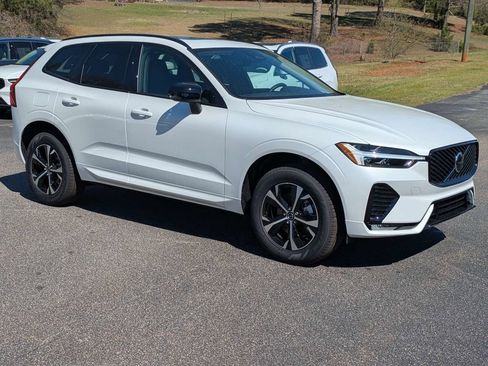 Used 2026 Volvo XC60 B5 Core AWD/4WD image 3