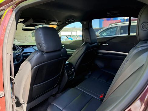 Used 2023 Cadillac XT4 Premium Luxury FWD image 13