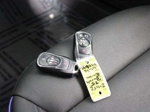 Used 2025 Buick Envista Sport Touring FWD image 25