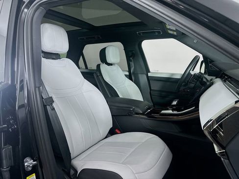 Used 2025 Land Rover Range Rover Sport Dynamic SE image 28
