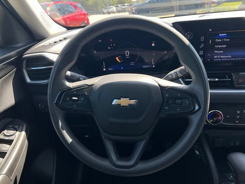 Used 2025 Chevrolet TrailBlazer LT FWD image 14