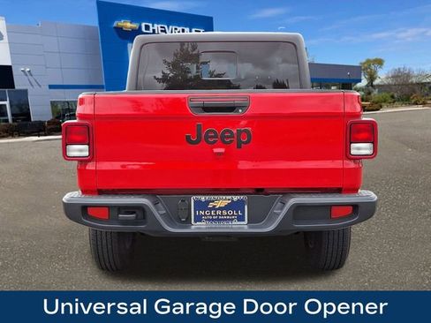 Used 2024 Jeep Gladiator Sport image 7