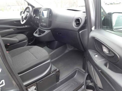 Used 2021 Mercedes-Benz Metris image 10