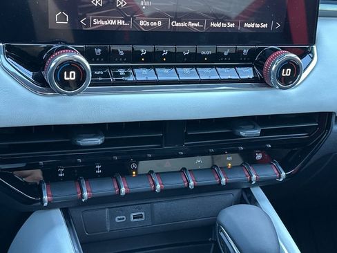 New 2026 GMC Canyon AT4X w/ AT4X AEV Edition AWD/4WD image 17