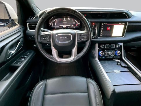 Used 2024 GMC Yukon XL Denali w/ Advanced Technology Package AWD/4WD image 6